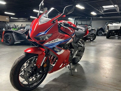 2025 Honda CBR650R E-Clutch