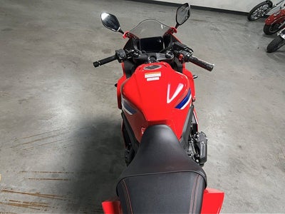 2025 Honda CBR650R E-Clutch