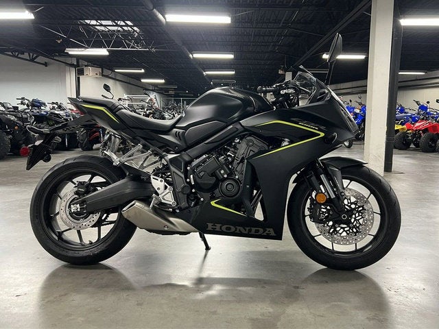 2026 Honda CBR650R E-Clutch Base