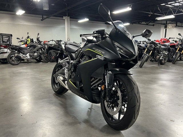 2026 Honda CBR650R E-Clutch Base