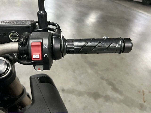 2026 Honda CB650R E-Clutch Base