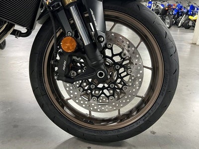 2026 Honda CB650R E-Clutch Base