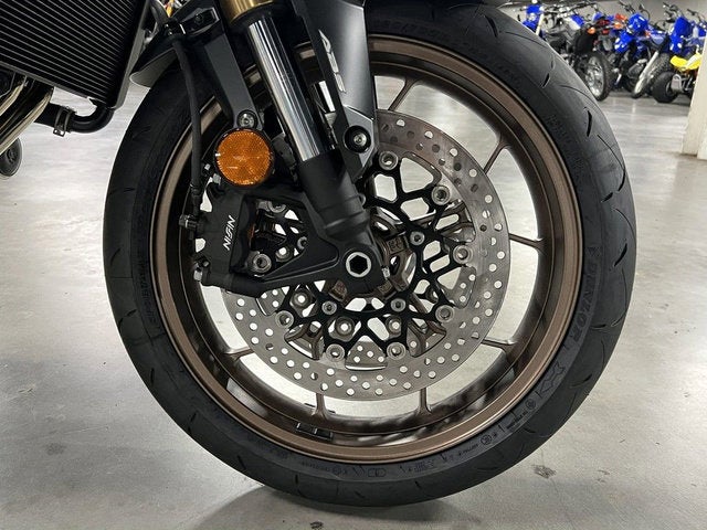 2026 Honda CB650R E-Clutch Base