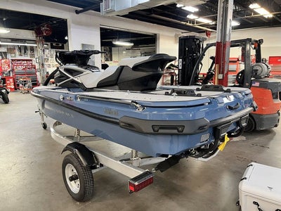 2027 Yamaha Waverunners Crosswave Base