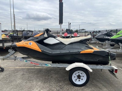 2014 Sea-Doo Spark 3Up ROTAX 900 H.O. ACE Ibr Base