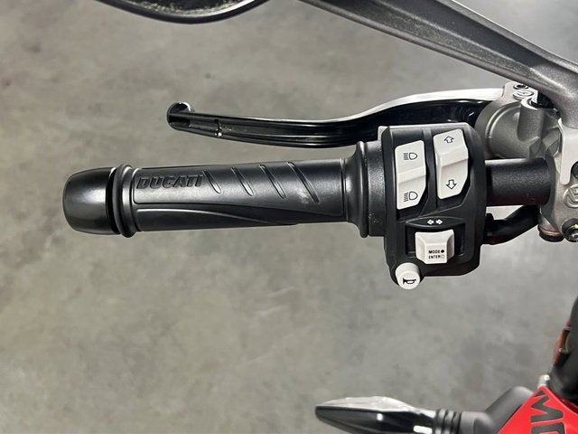 2023 DUCATI MONSTER 937 Base