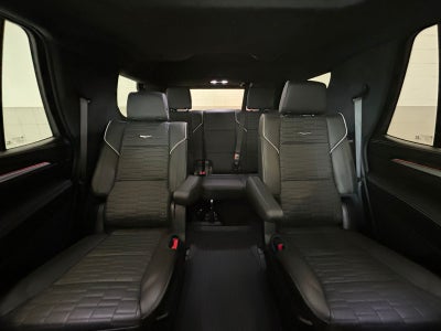 2025 Cadillac Escalade Sport Platinum