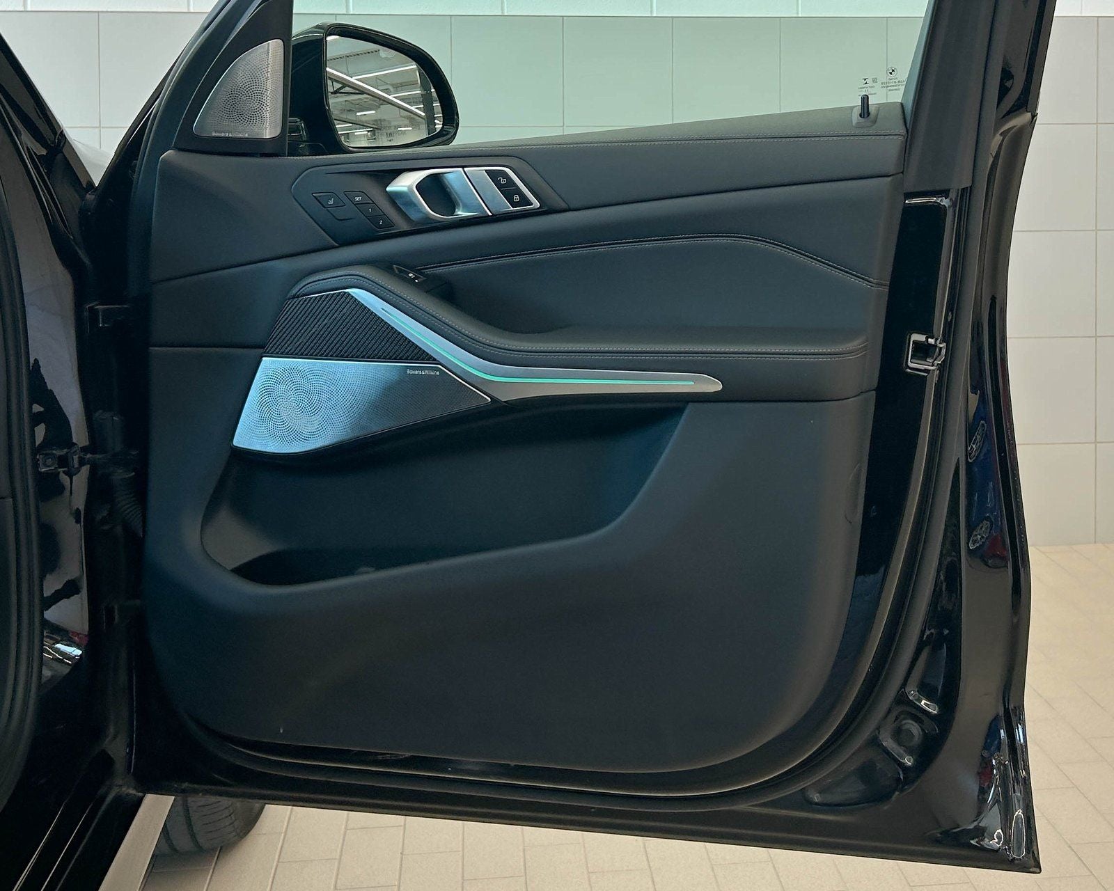 2023 BMW X5 M50i