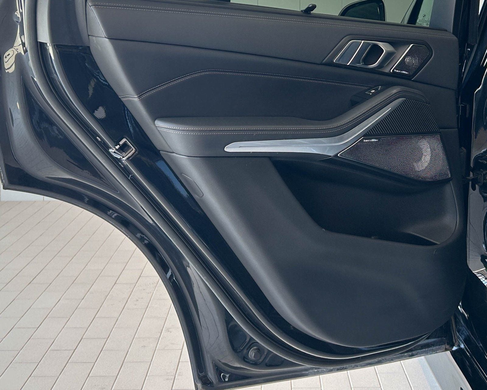 2023 BMW X5 M50i