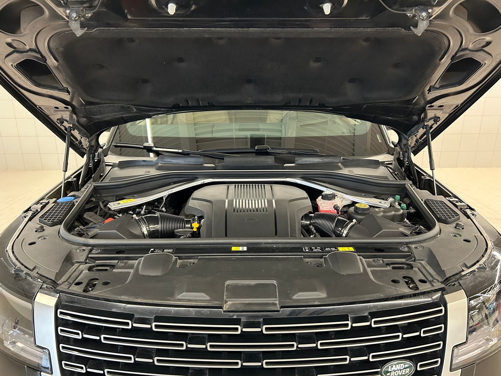 2024 Land Rover Range Rover SE