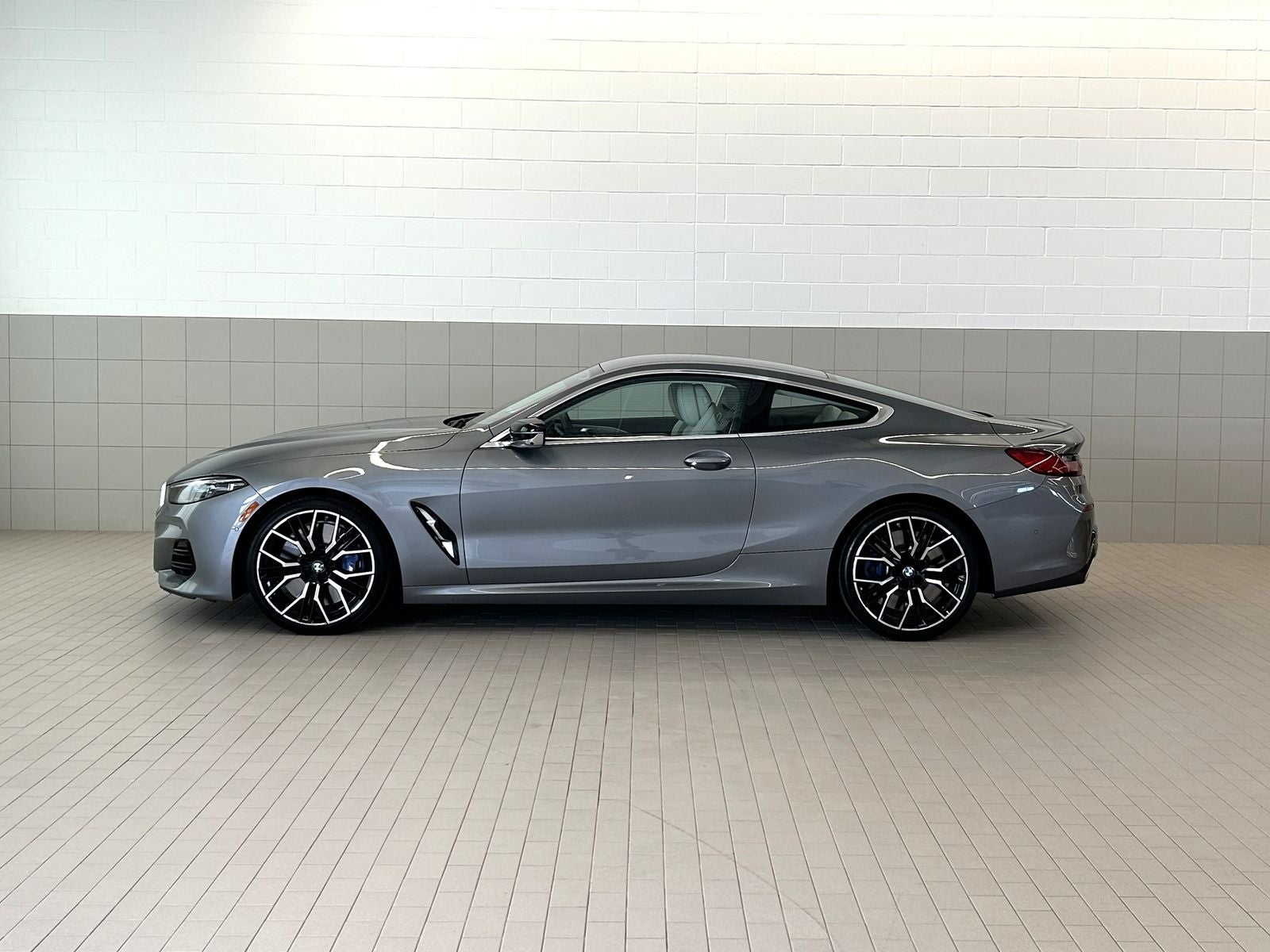 2025 BMW 8 Series M850i xDrive