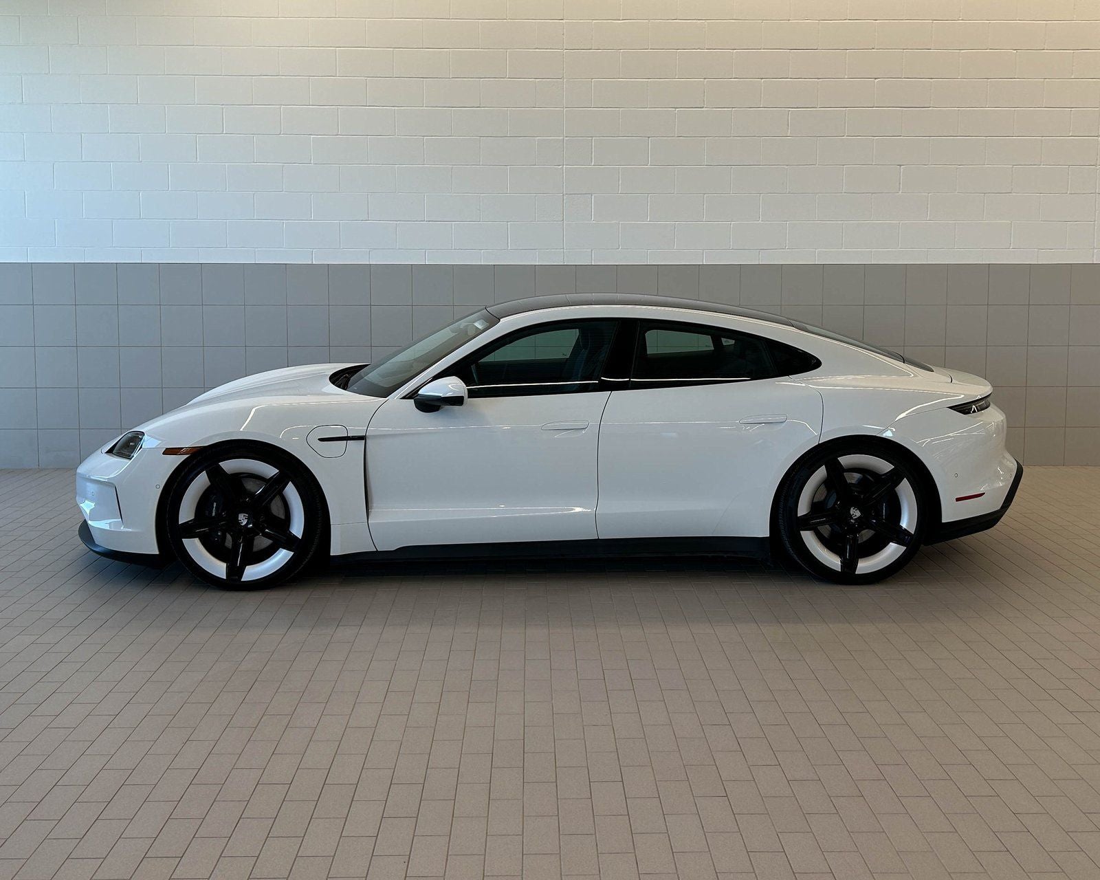 2025 Porsche Taycan RWD