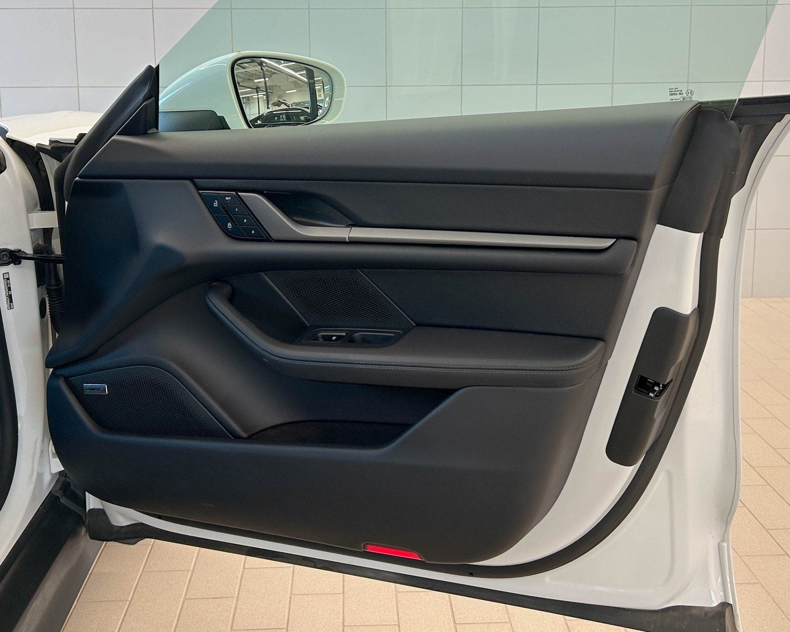 2025 Porsche Taycan RWD