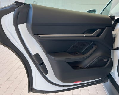 2025 Porsche Taycan RWD