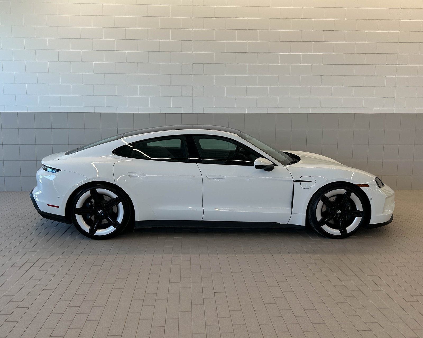 2025 Porsche Taycan RWD