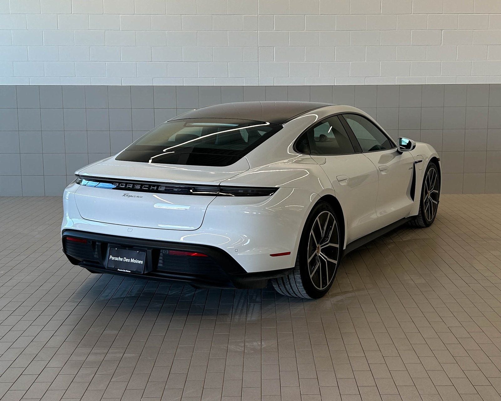 2025 Porsche Taycan RWD
