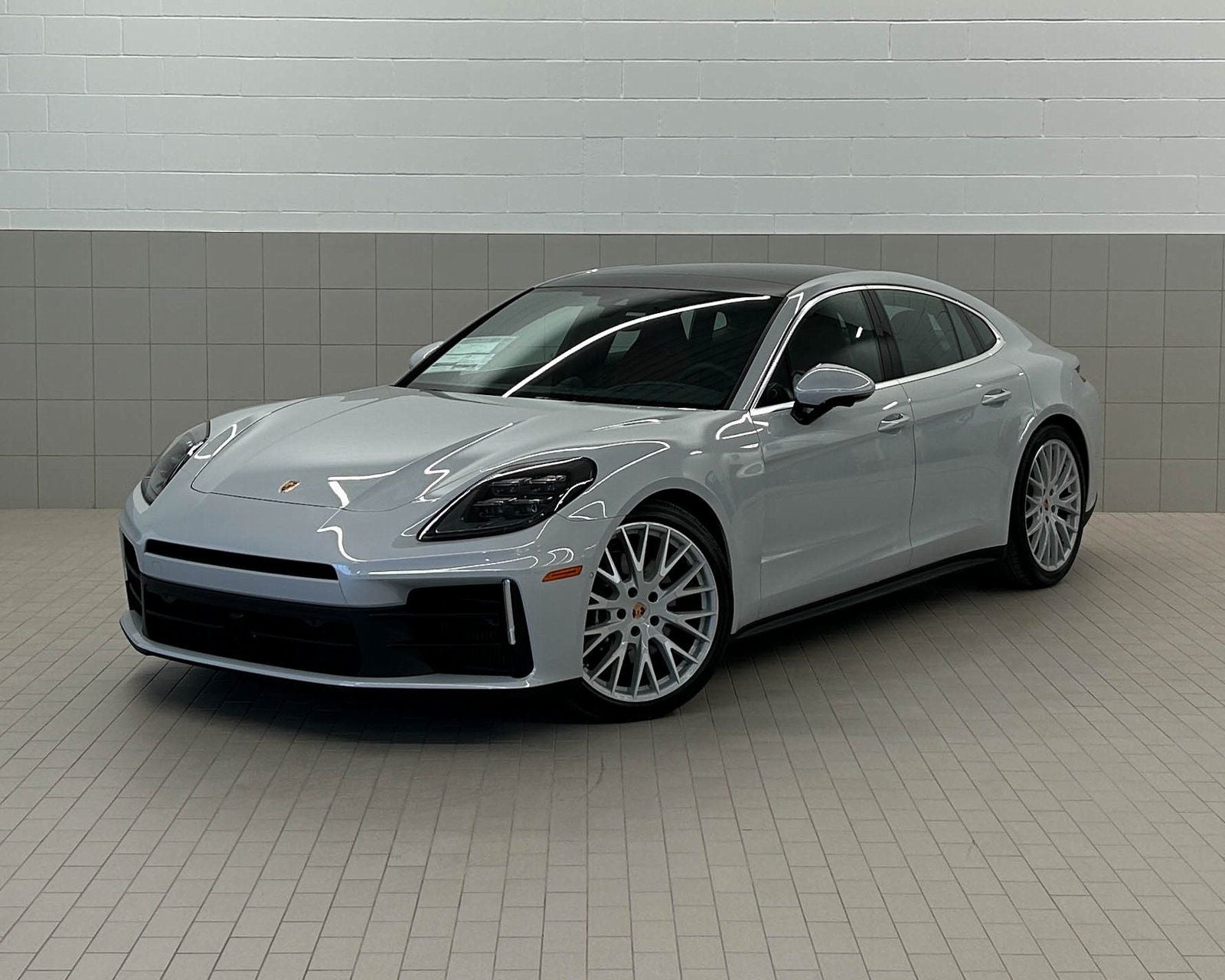 2026 Porsche Panamera 4