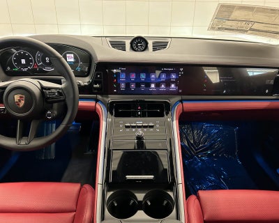 2026 Porsche Panamera 4