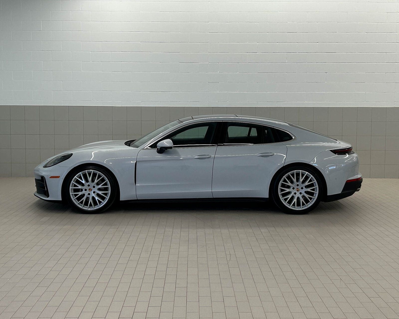 2026 Porsche Panamera 4