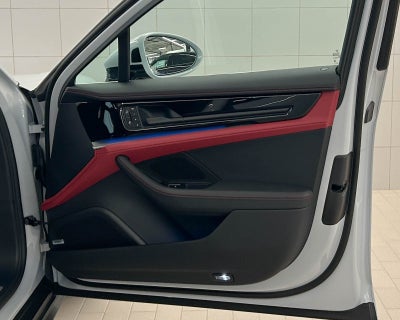 2026 Porsche Panamera 4