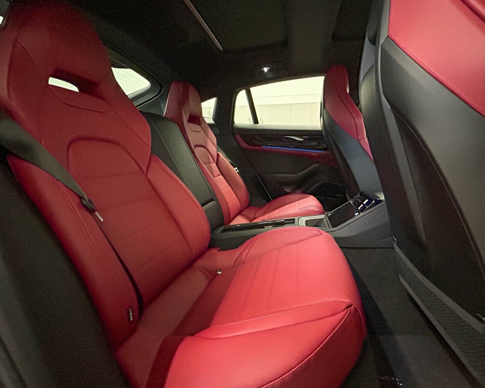 2026 Porsche Panamera 4