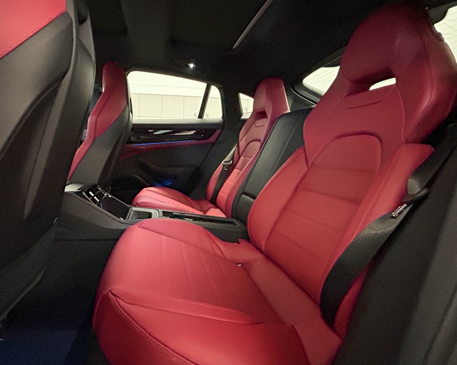 2026 Porsche Panamera 4