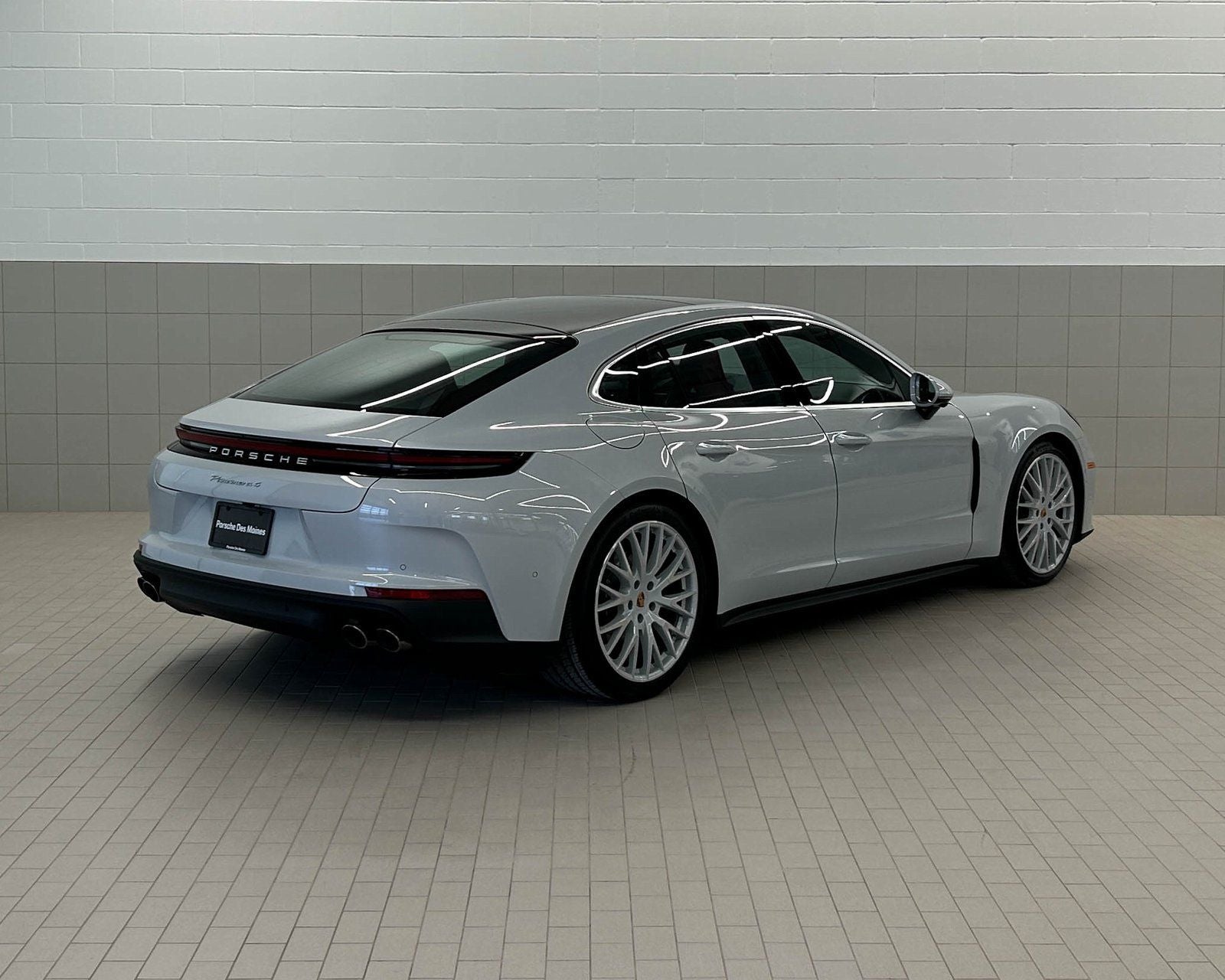 2026 Porsche Panamera 4