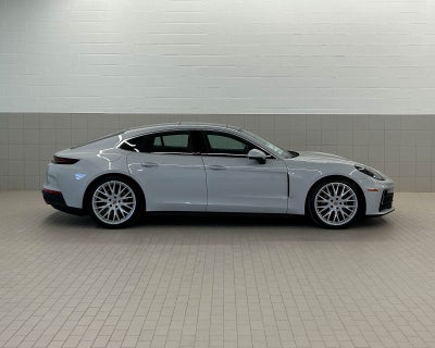 2026 Porsche Panamera 4