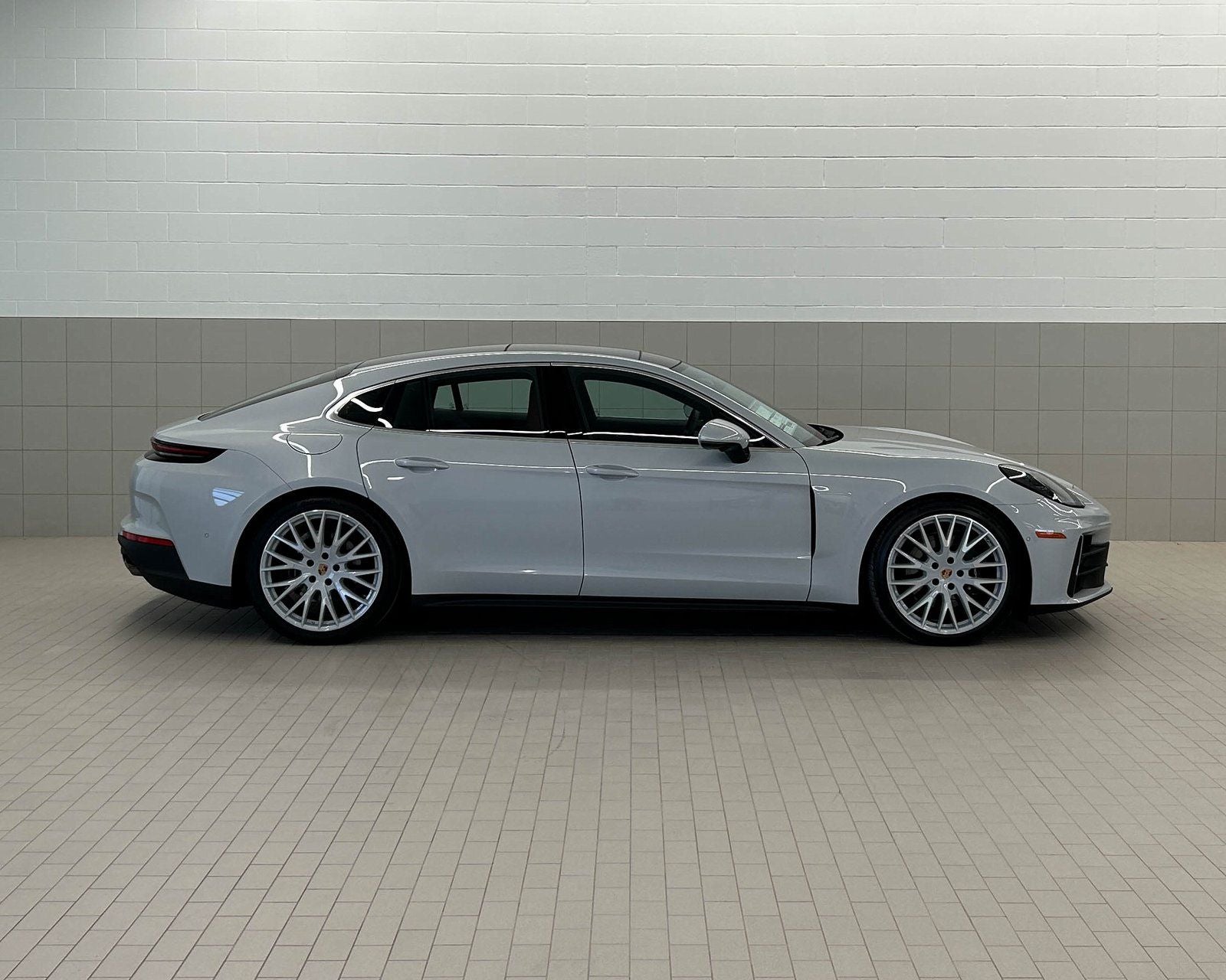 2026 Porsche Panamera 4