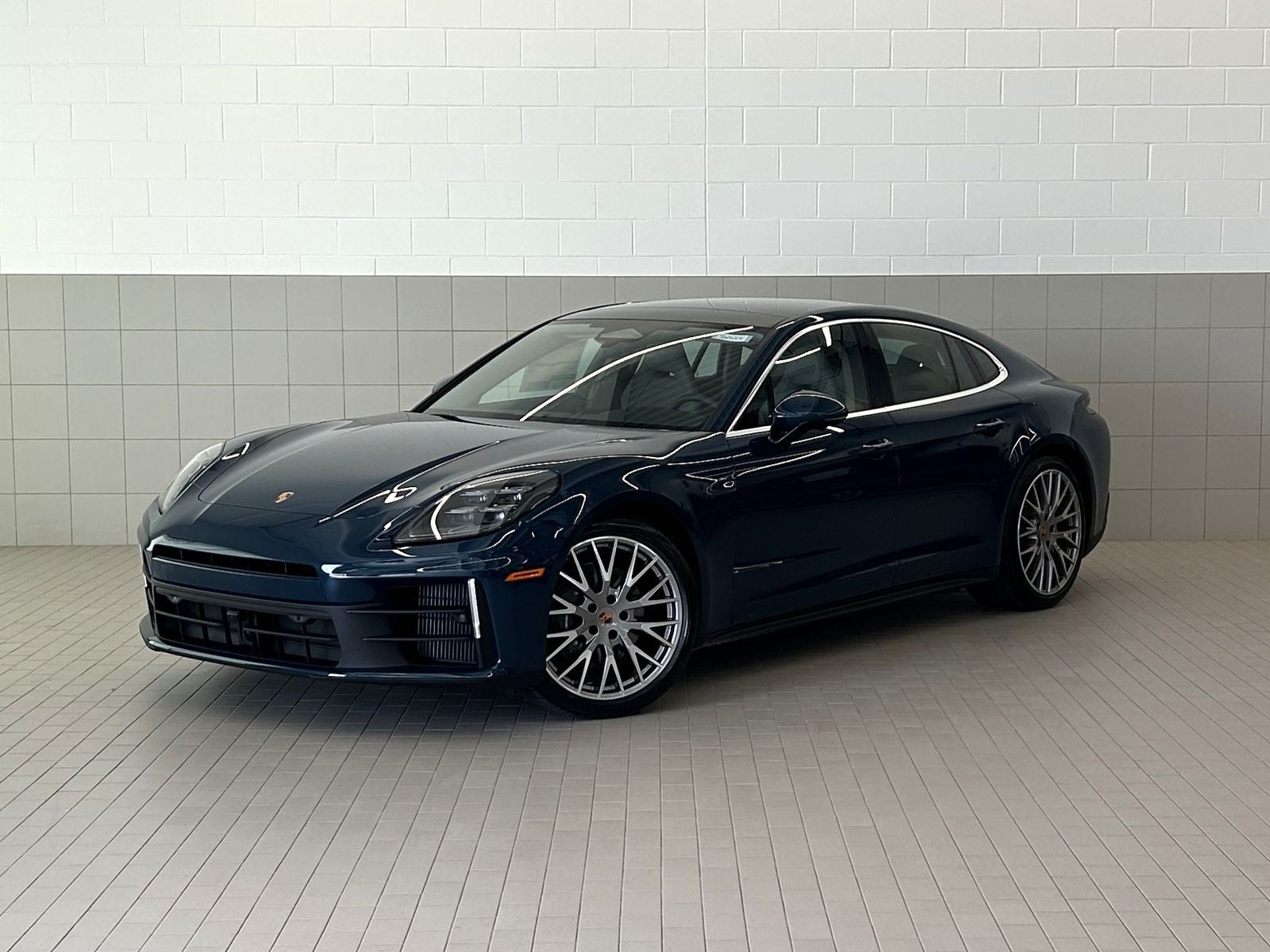 2026 Porsche Panamera 4