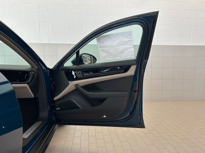 2026 Porsche Panamera 4