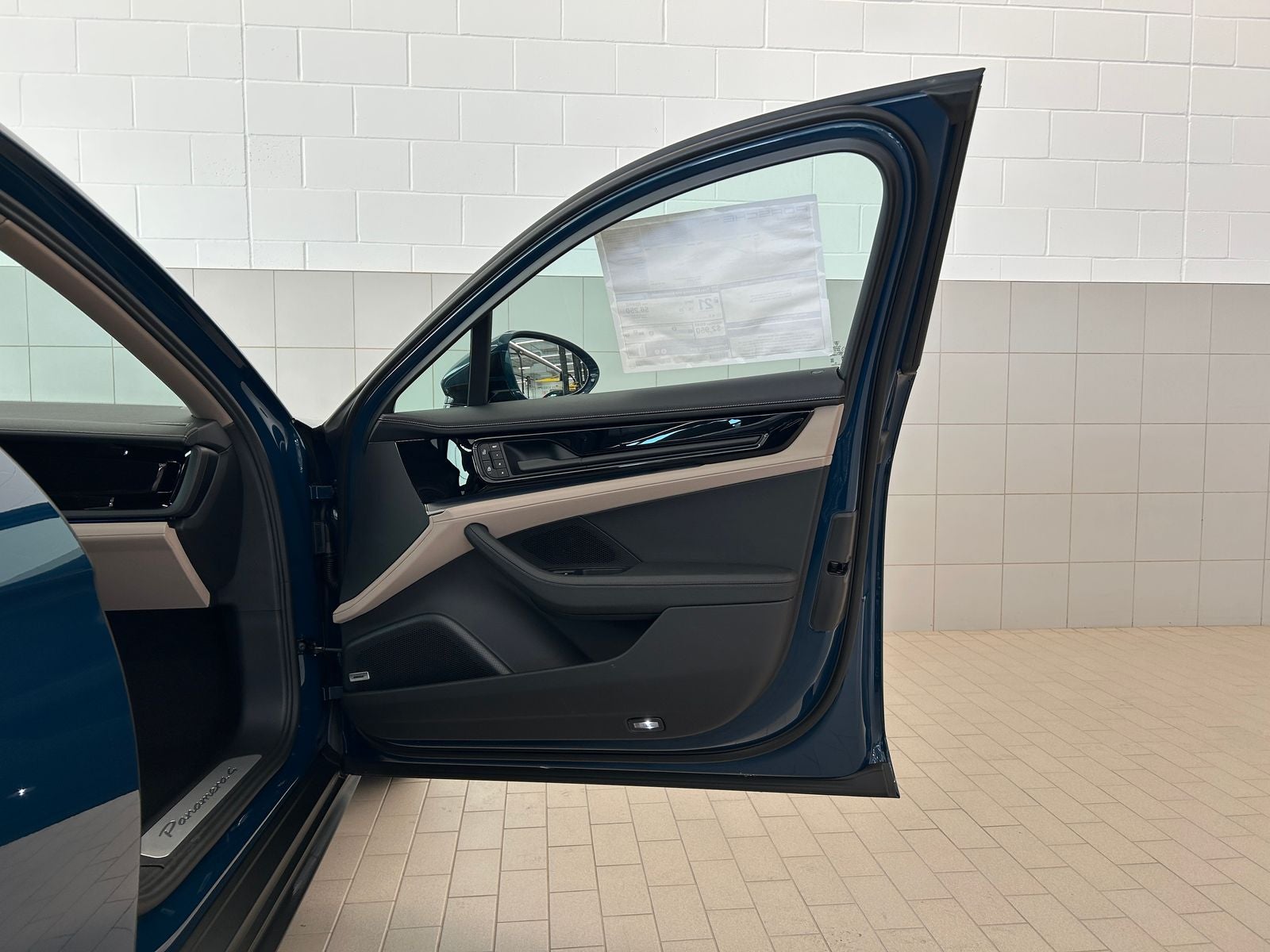2026 Porsche Panamera 4