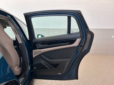 2026 Porsche Panamera 4
