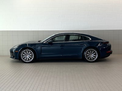2026 Porsche Panamera 4
