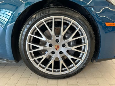 2026 Porsche Panamera 4