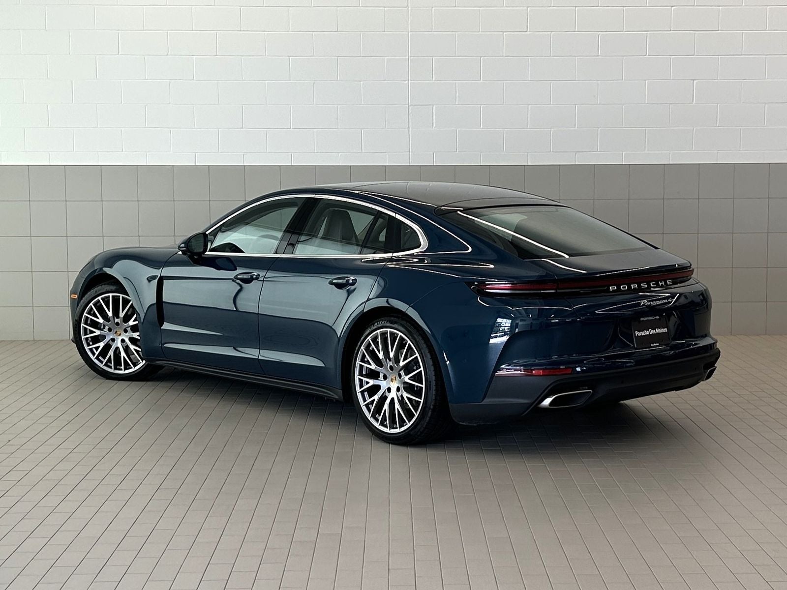 2026 Porsche Panamera 4