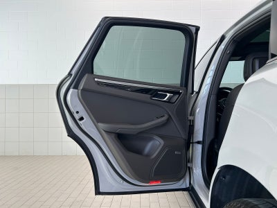 2021 Porsche Macan AWD