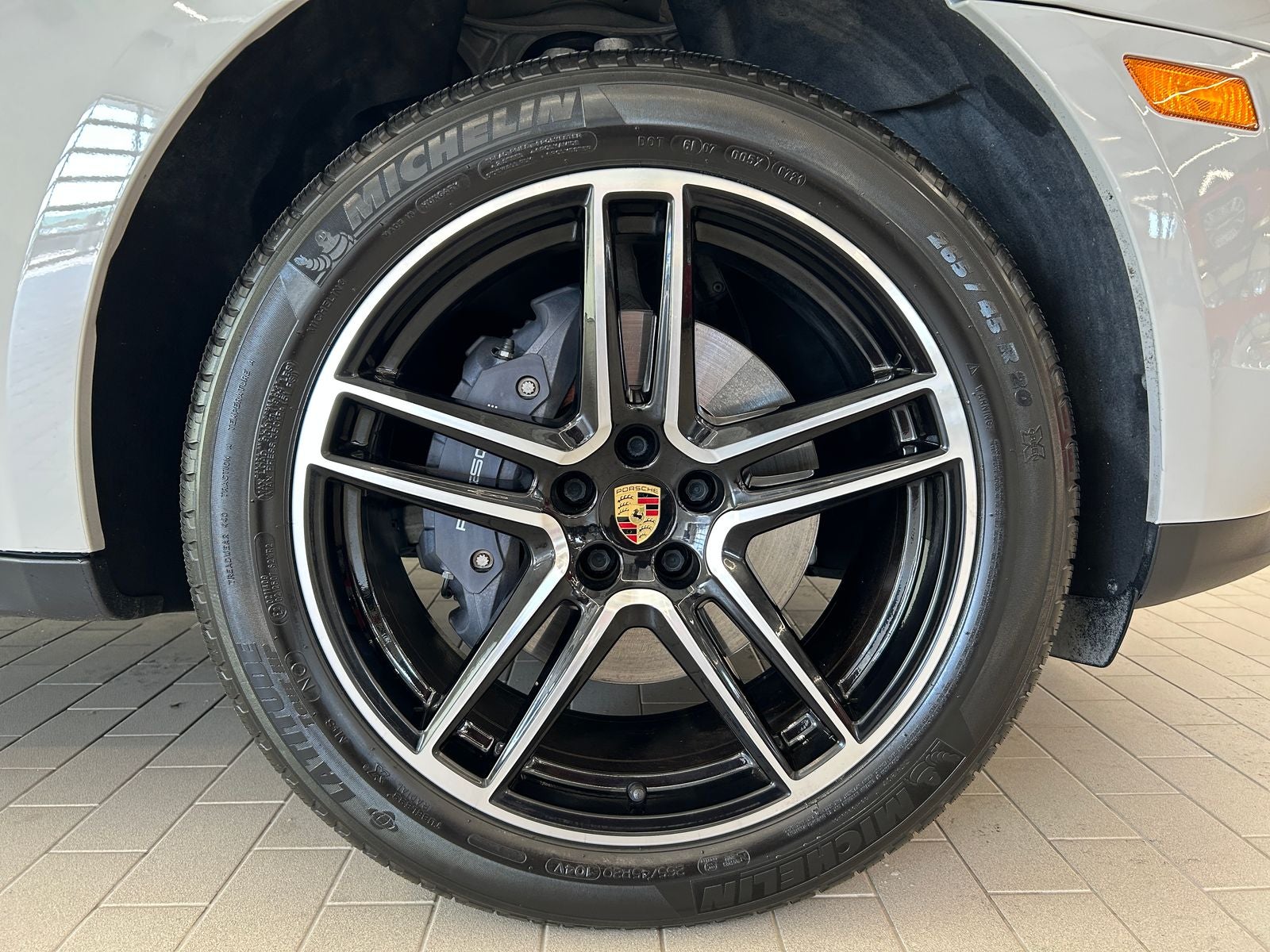 2021 Porsche Macan AWD