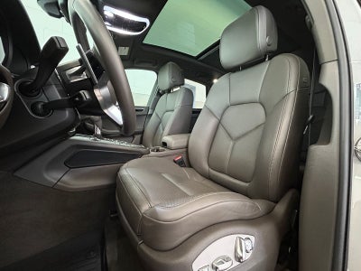 2021 Porsche Macan AWD