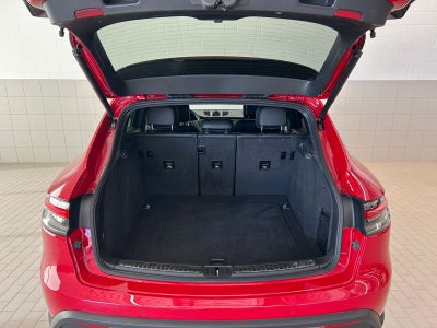 2022 Porsche Macan AWD