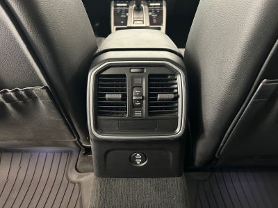 2022 Porsche Macan AWD