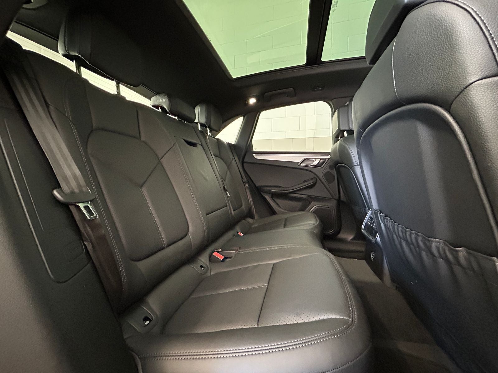 2022 Porsche Macan AWD