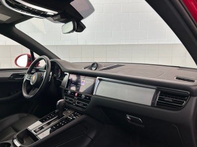 2022 Porsche Macan AWD