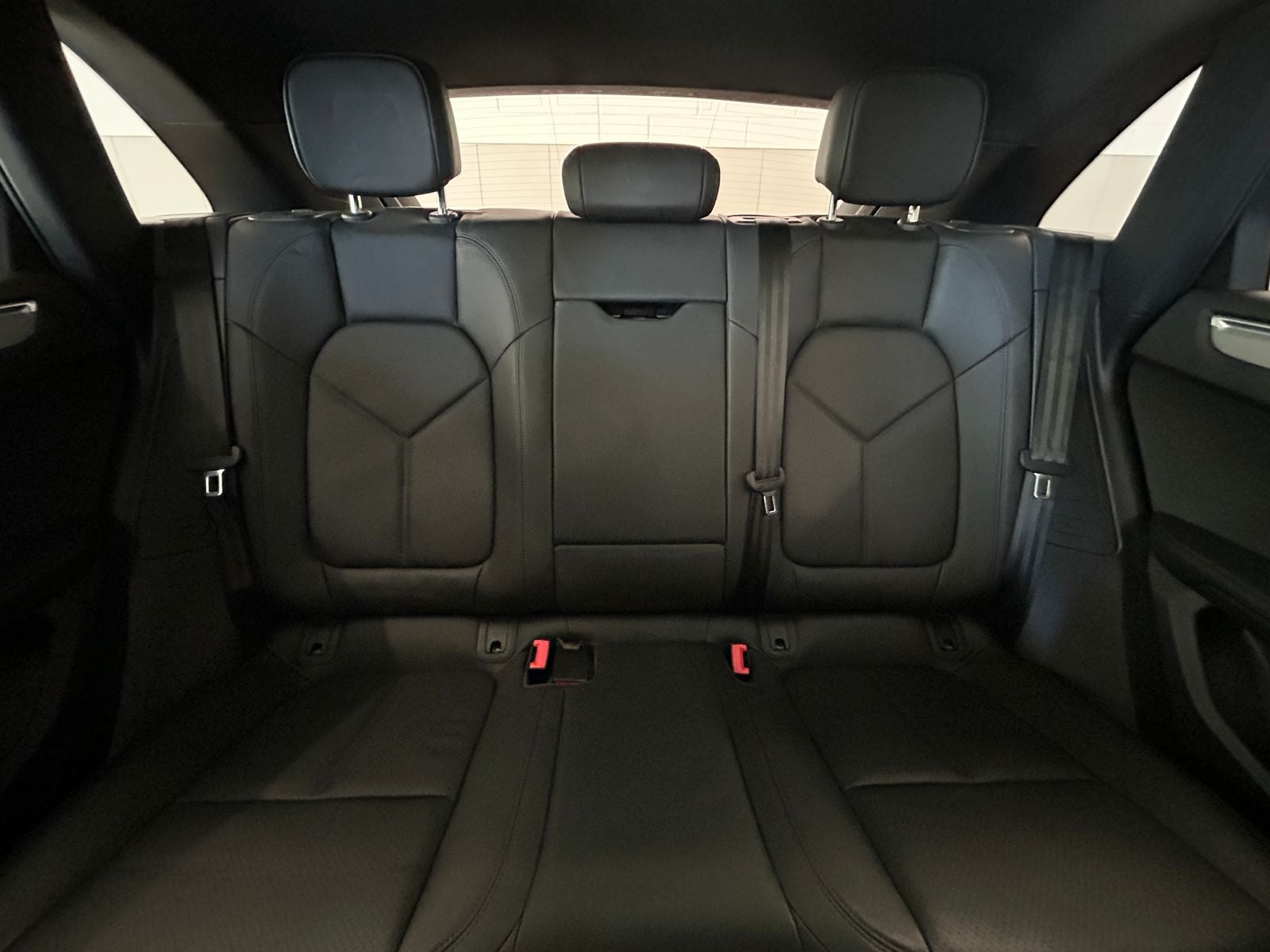 2022 Porsche Macan AWD