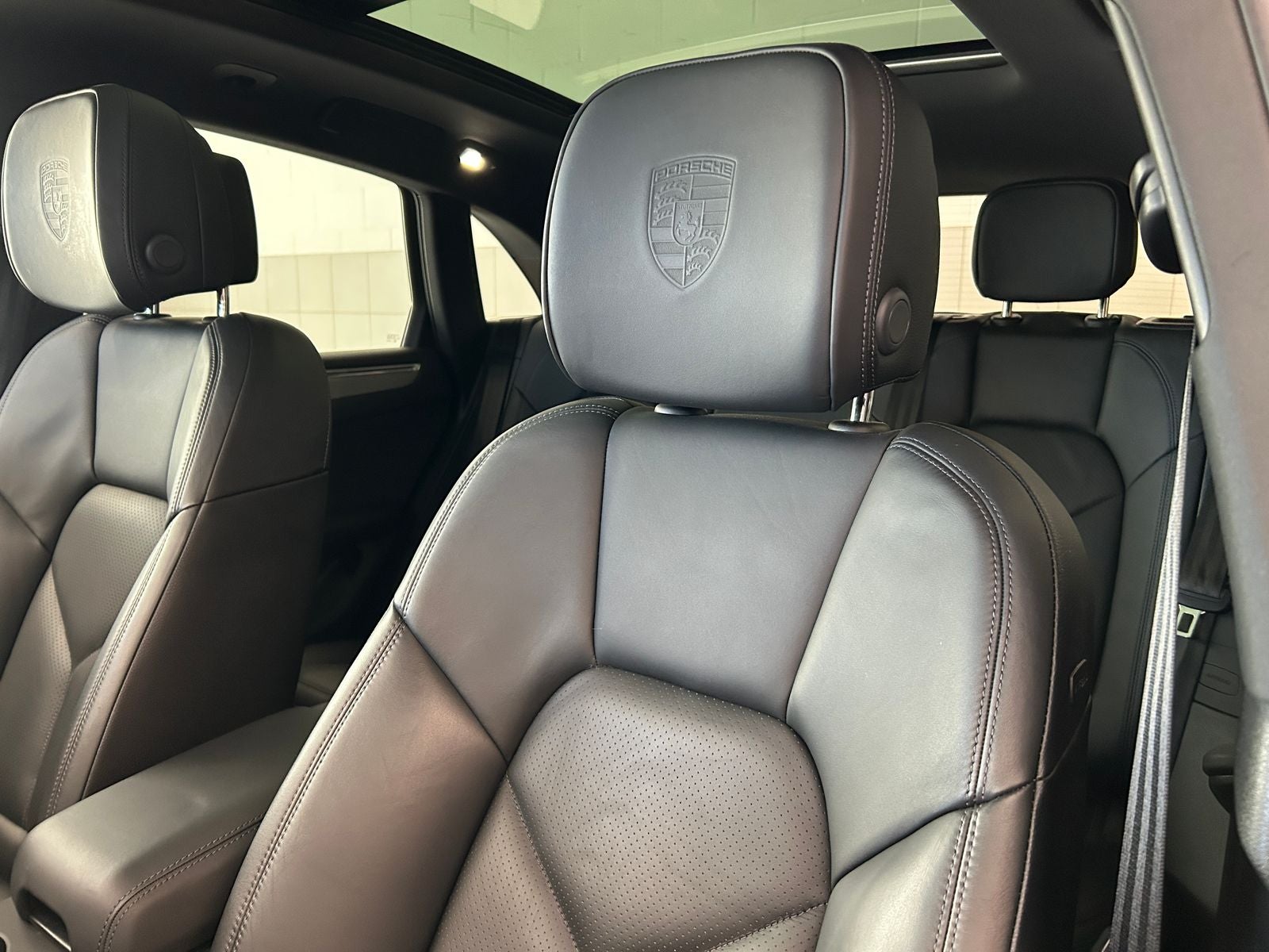 2022 Porsche Macan AWD