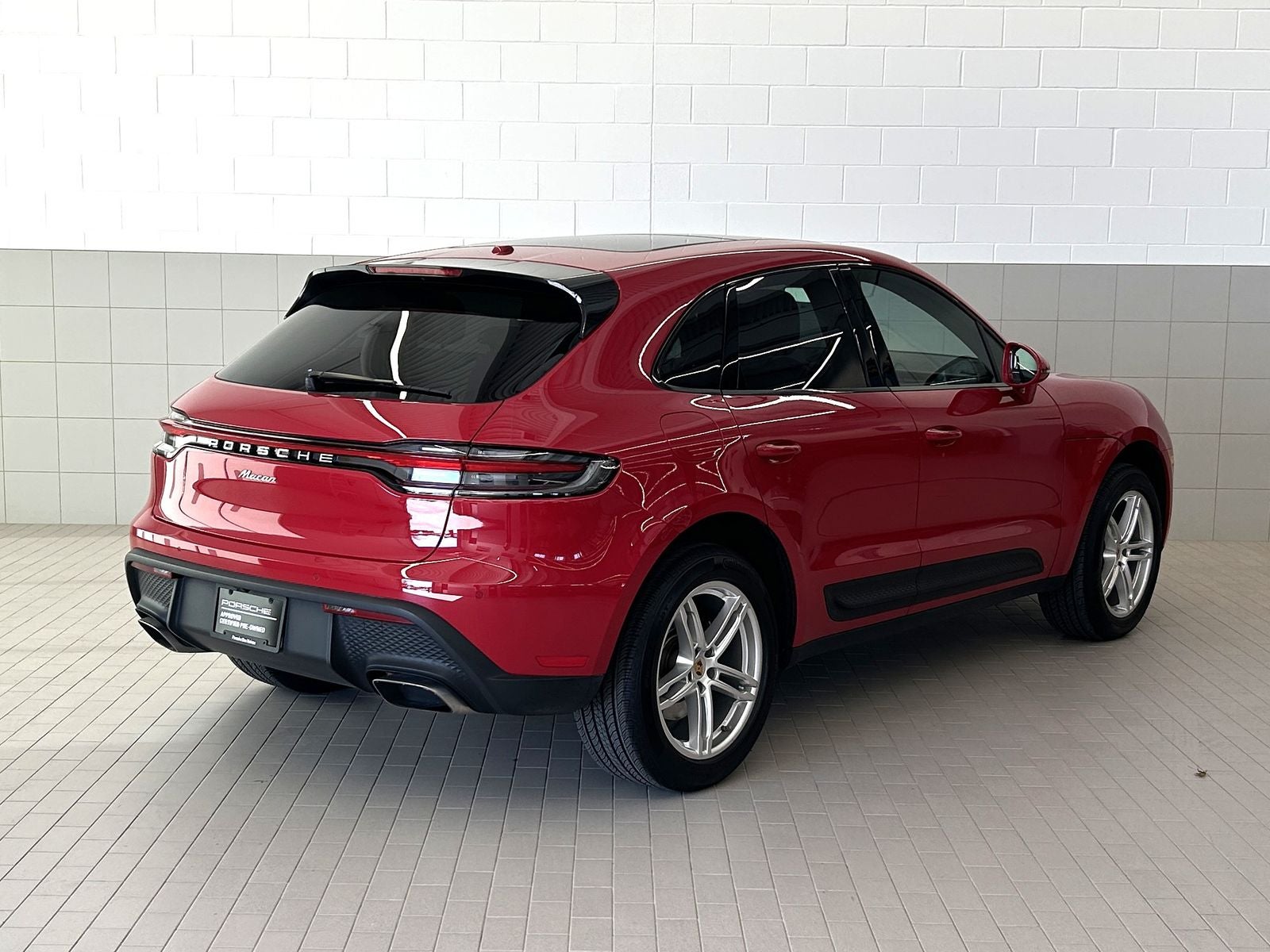 2022 Porsche Macan AWD