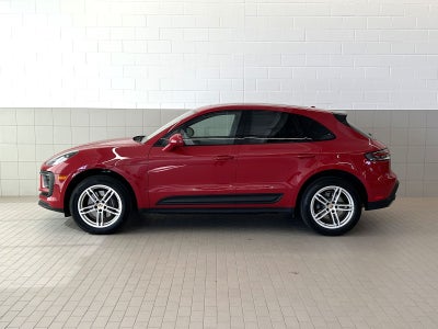 2022 Porsche Macan AWD