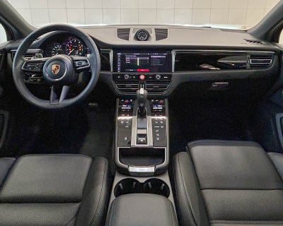 2026 Porsche Macan AWD