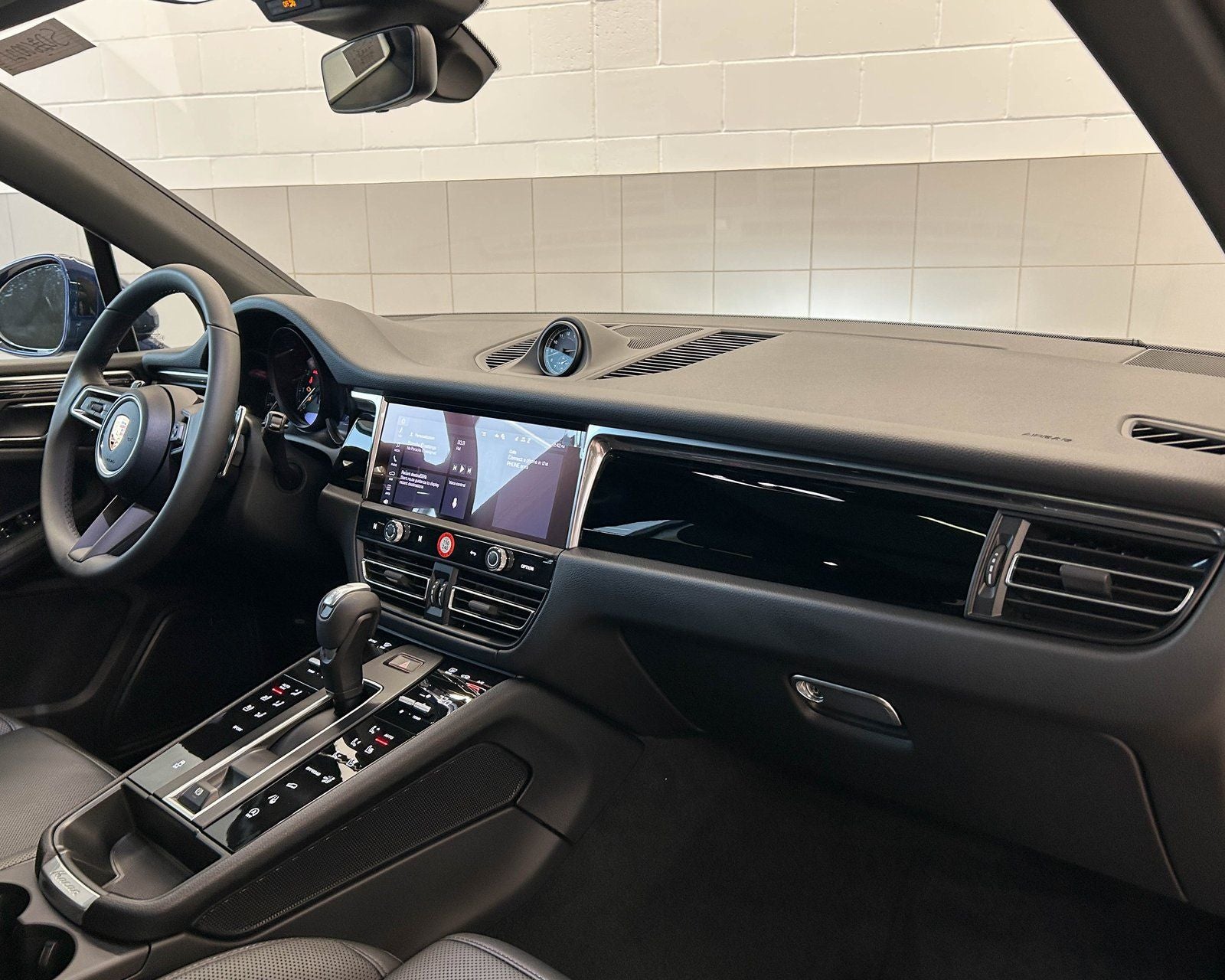 2026 Porsche Macan AWD