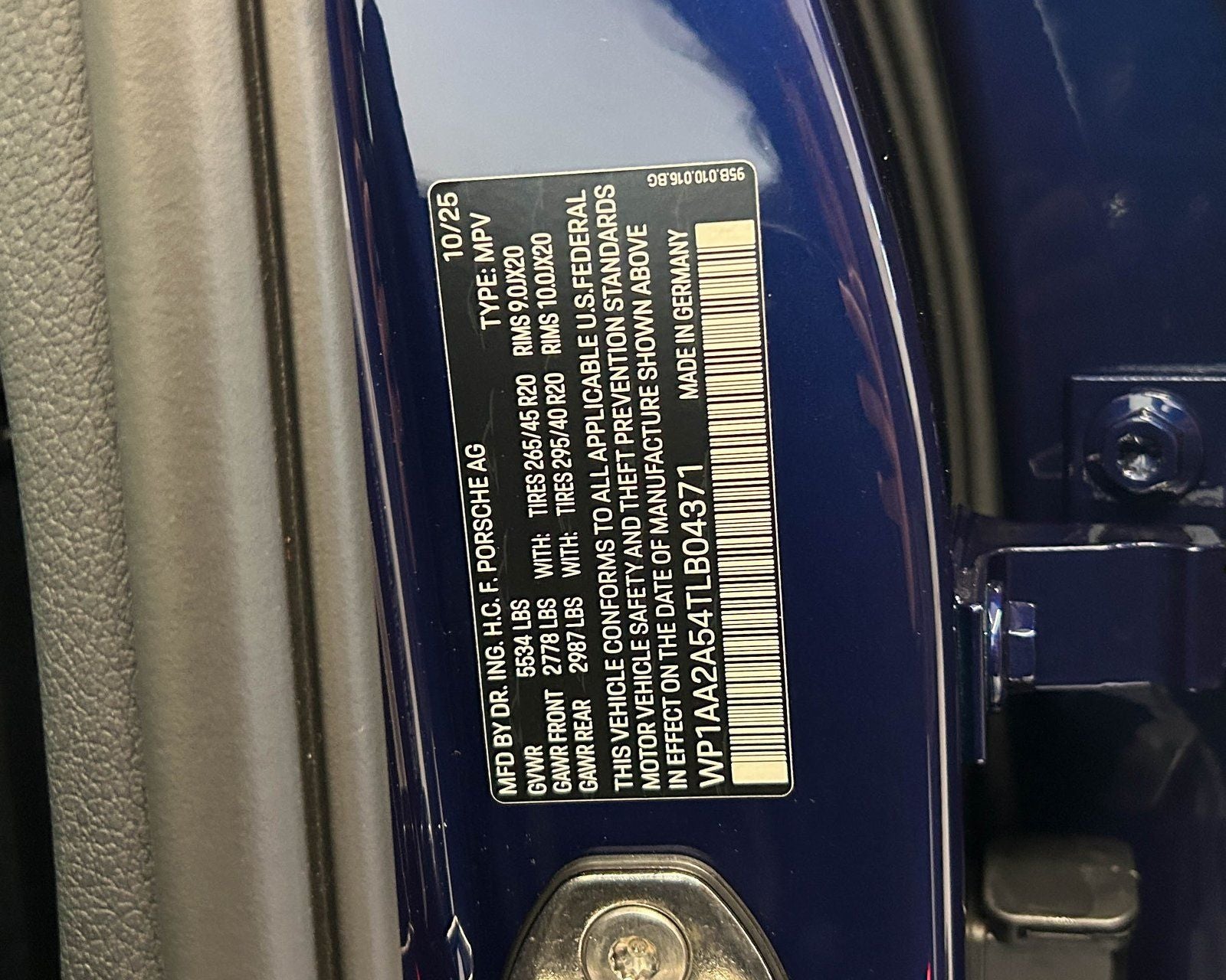 2026 Porsche Macan AWD
